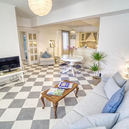 Stylish, Cozy 2-Bdr Flat In Andros Town By Explore Andros 外观 照片