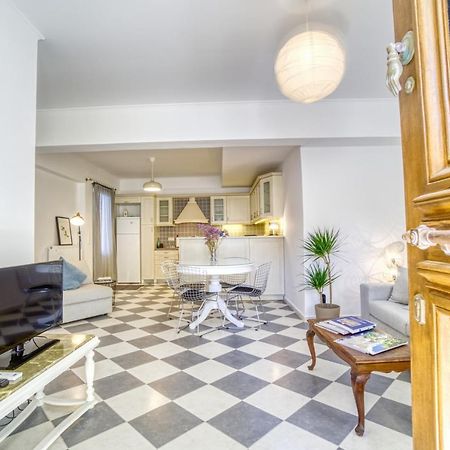 Stylish, Cozy 2-Bdr Flat In Andros Town By Explore Andros 外观 照片