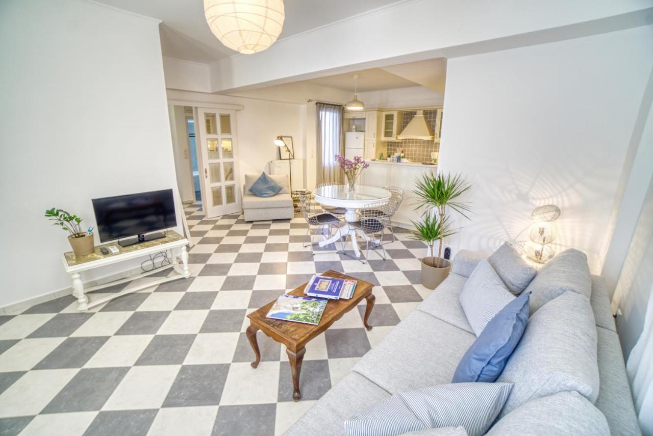 Stylish, Cozy 2-Bdr Flat In Andros Town By Explore Andros 外观 照片