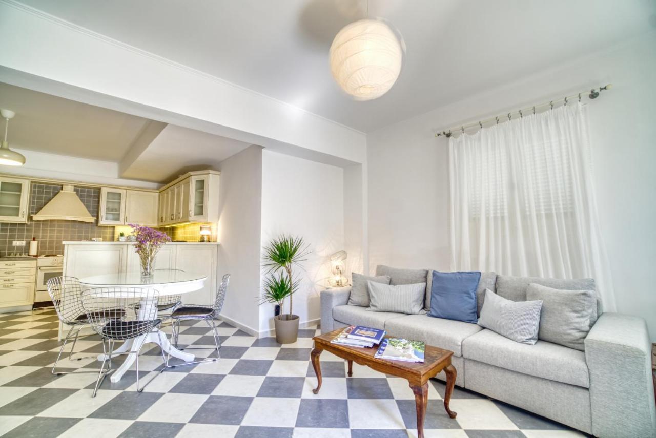 Stylish, Cozy 2-Bdr Flat In Andros Town By Explore Andros 外观 照片